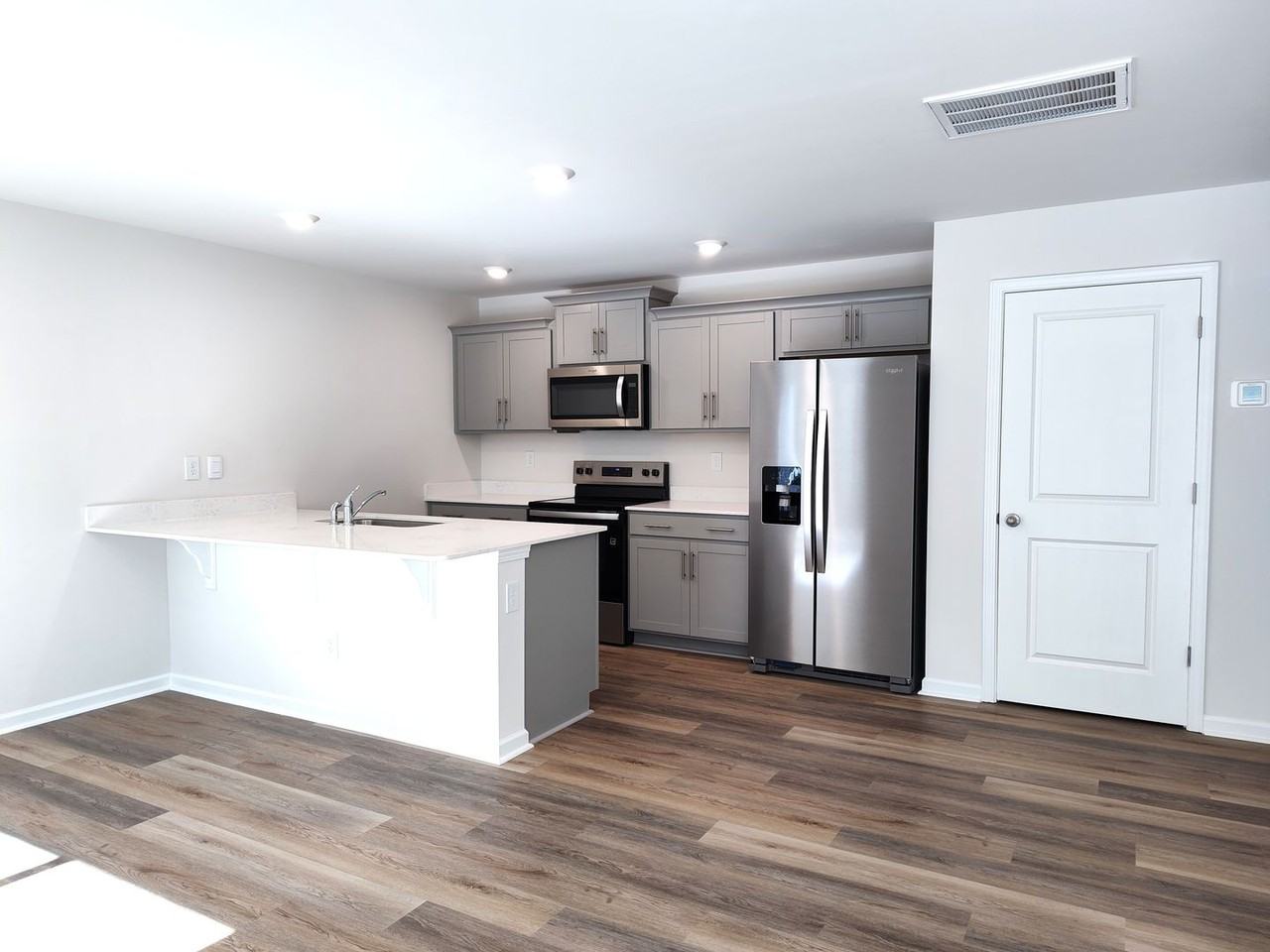 2931 Penninger Cir - Photo 4 of 26