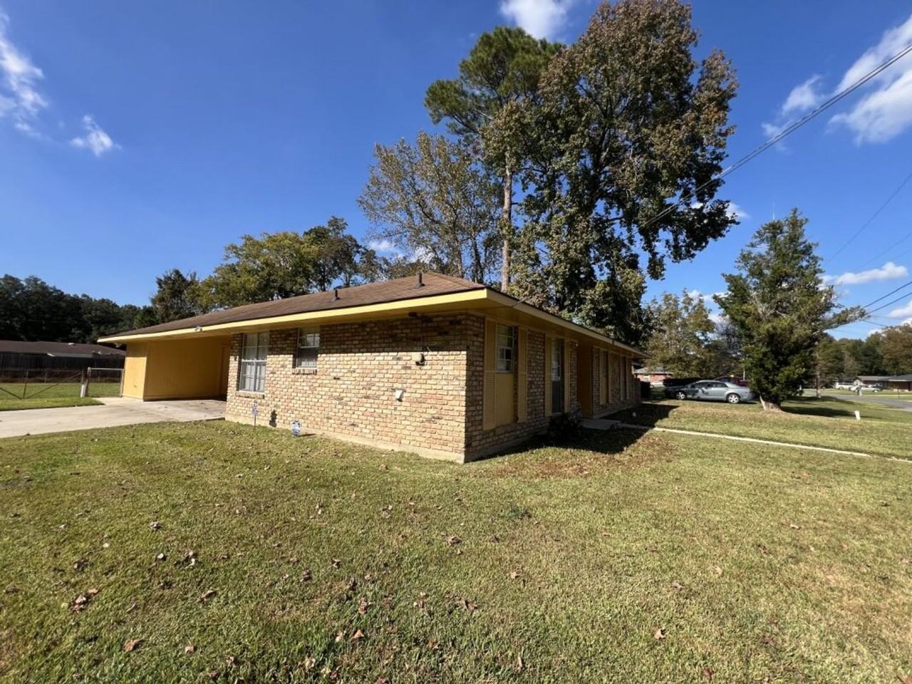 8823 Cefalu Drive - Photo 3 of 44