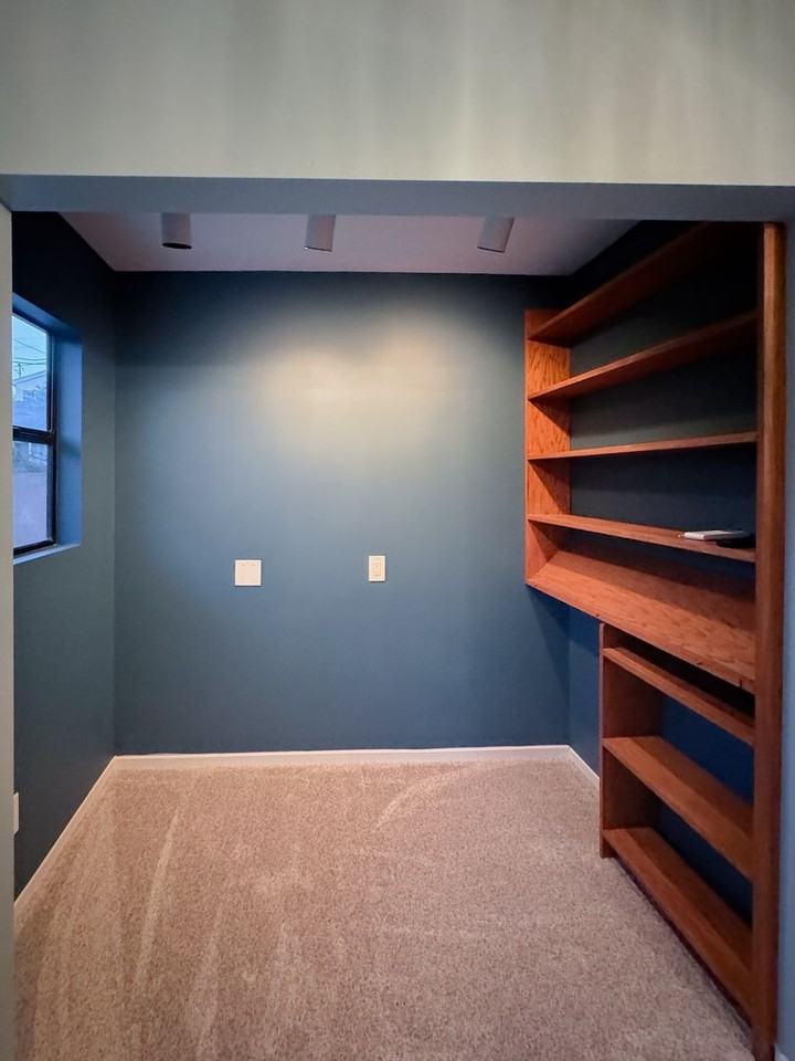 7315 W 82nd St - Photo 7 of 14