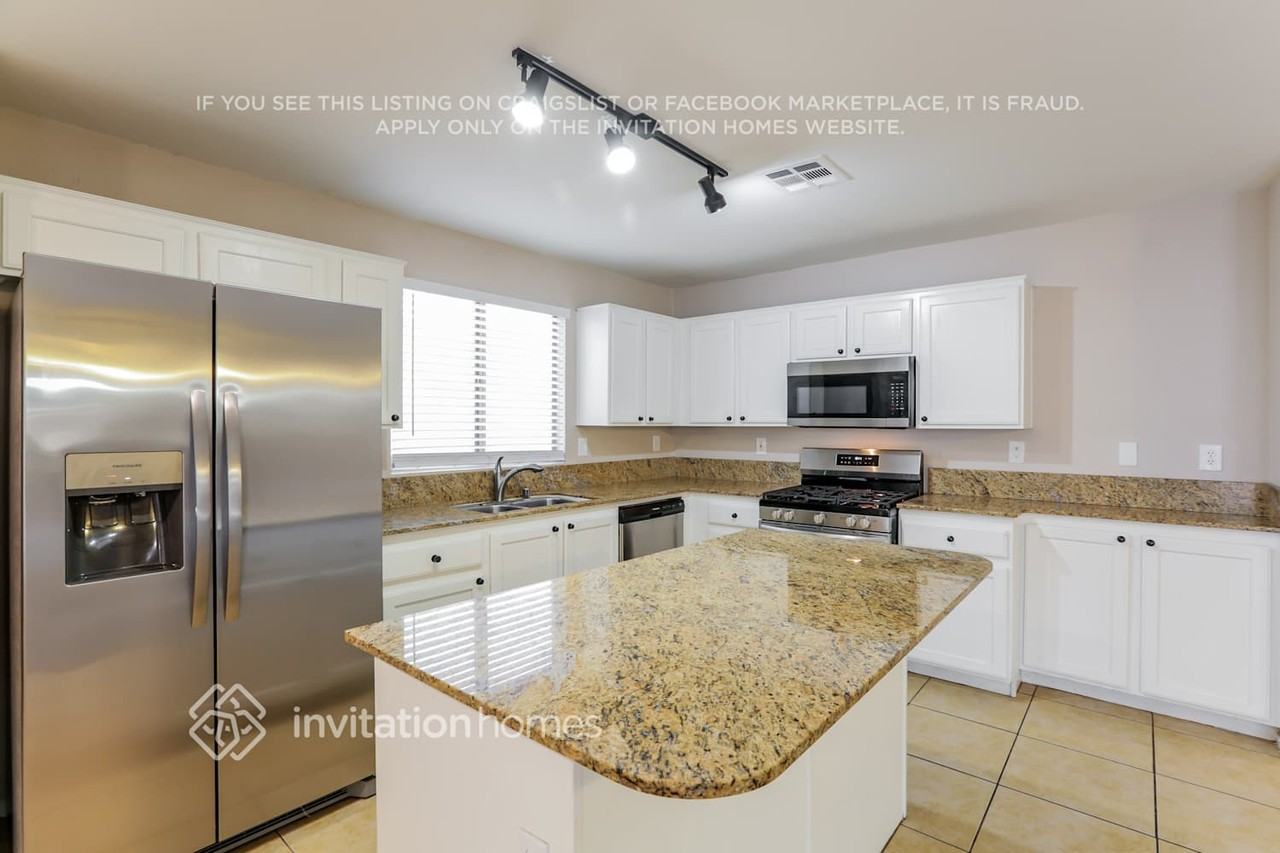 3905 Meadowlands St - Photo 6 of 18