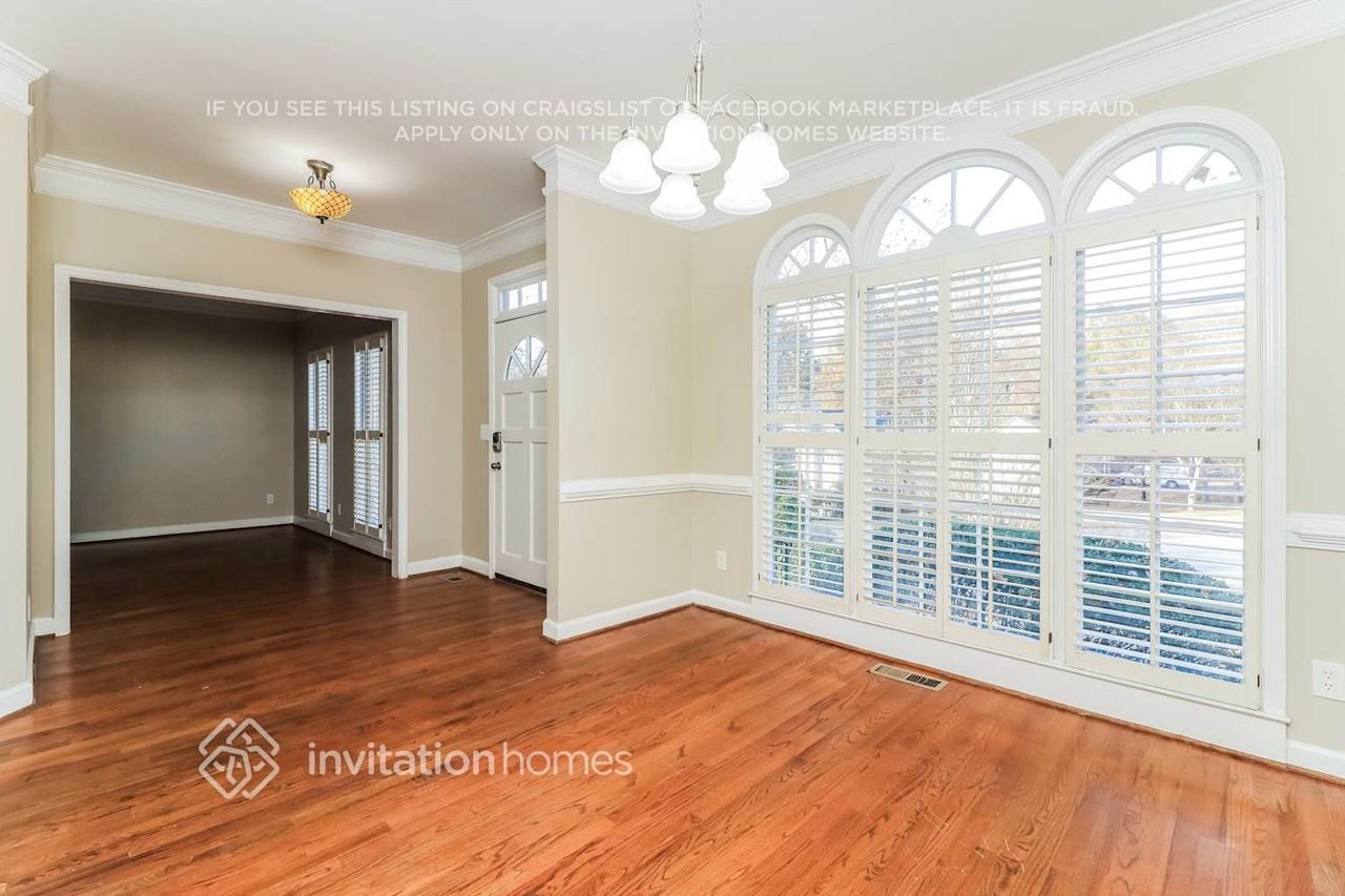 4885 Leeds Court - Photo 7 of 18