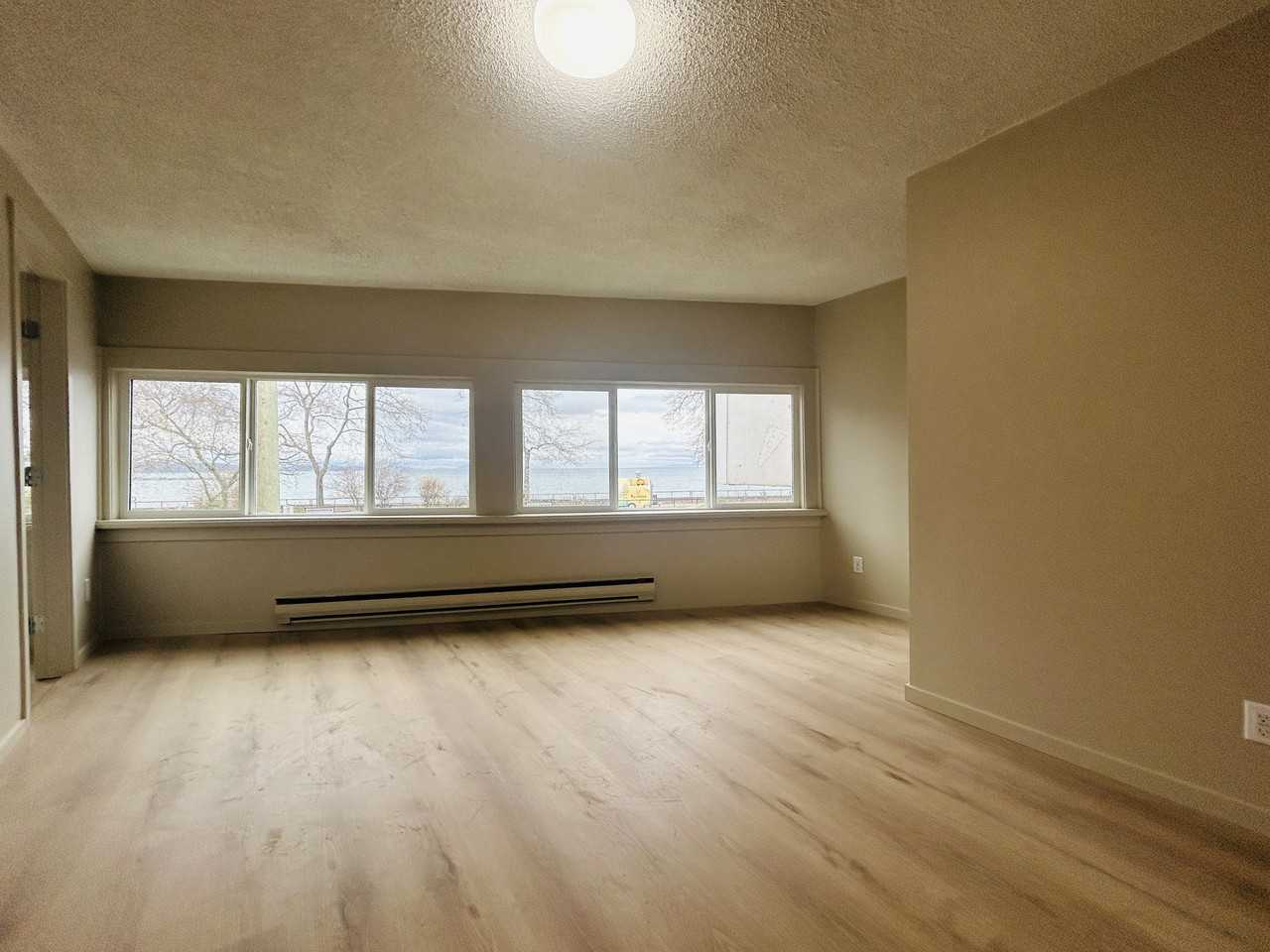 Red Paint on the 2 Floor - Photo 4 of 17