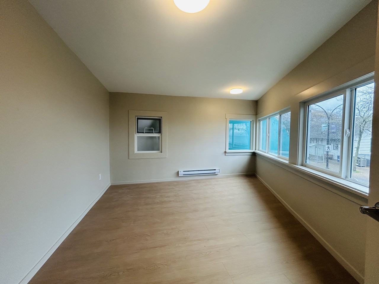 Red Paint on the 2 Floor - Photo 5 of 17