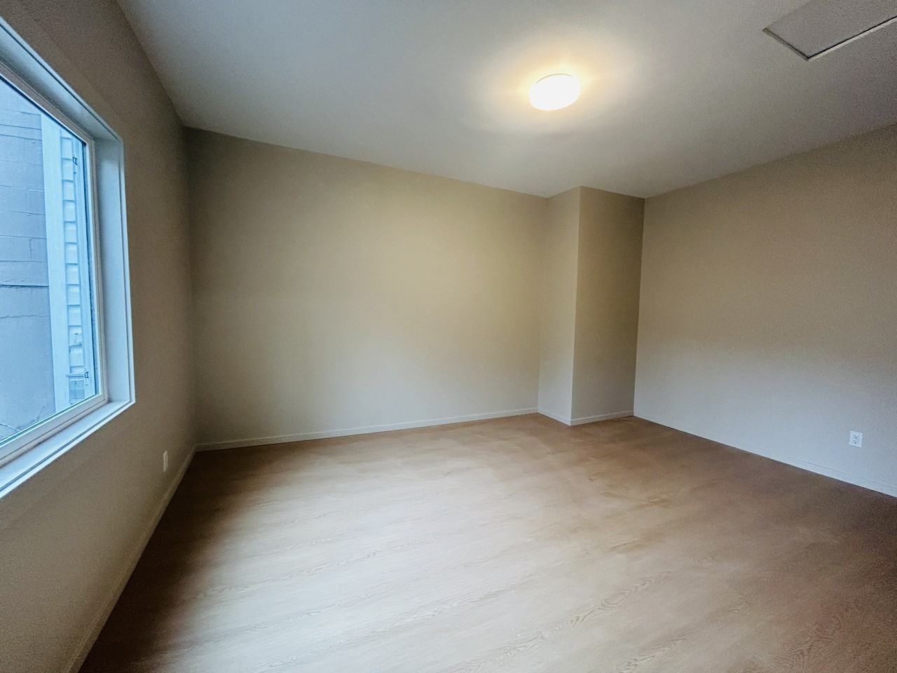 Red Paint on the 2 Floor - Photo 7 of 17