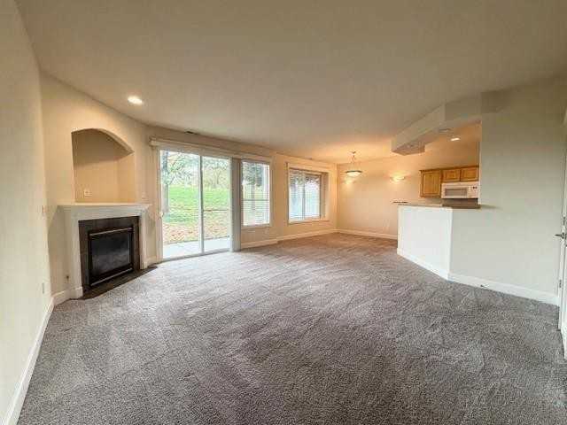 725 N Center Pkwy - Photo 4 of 12