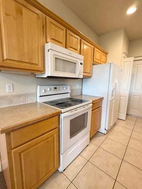725 N Center Pkwy - Photo 7 of 9