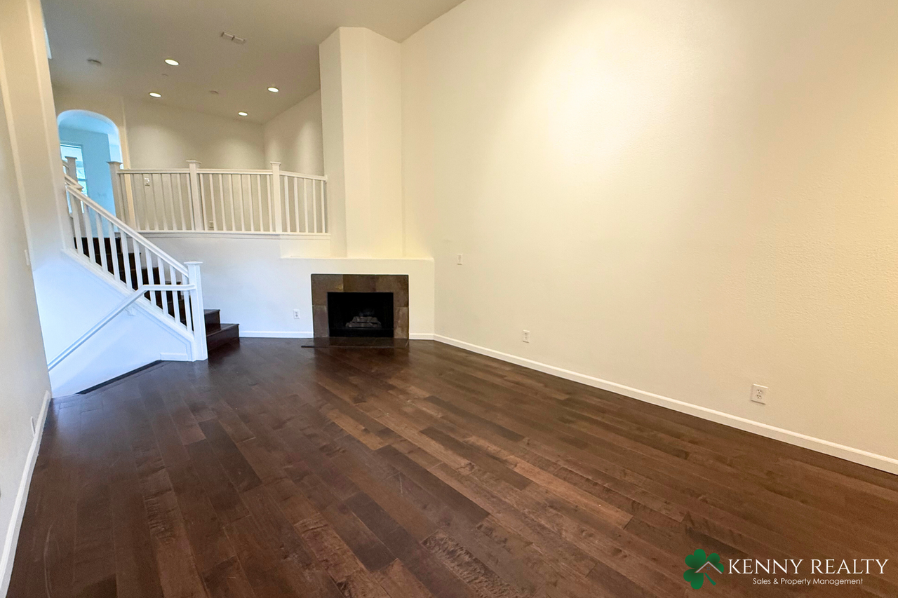 1359 Wayne Way - Photo 5 of 40