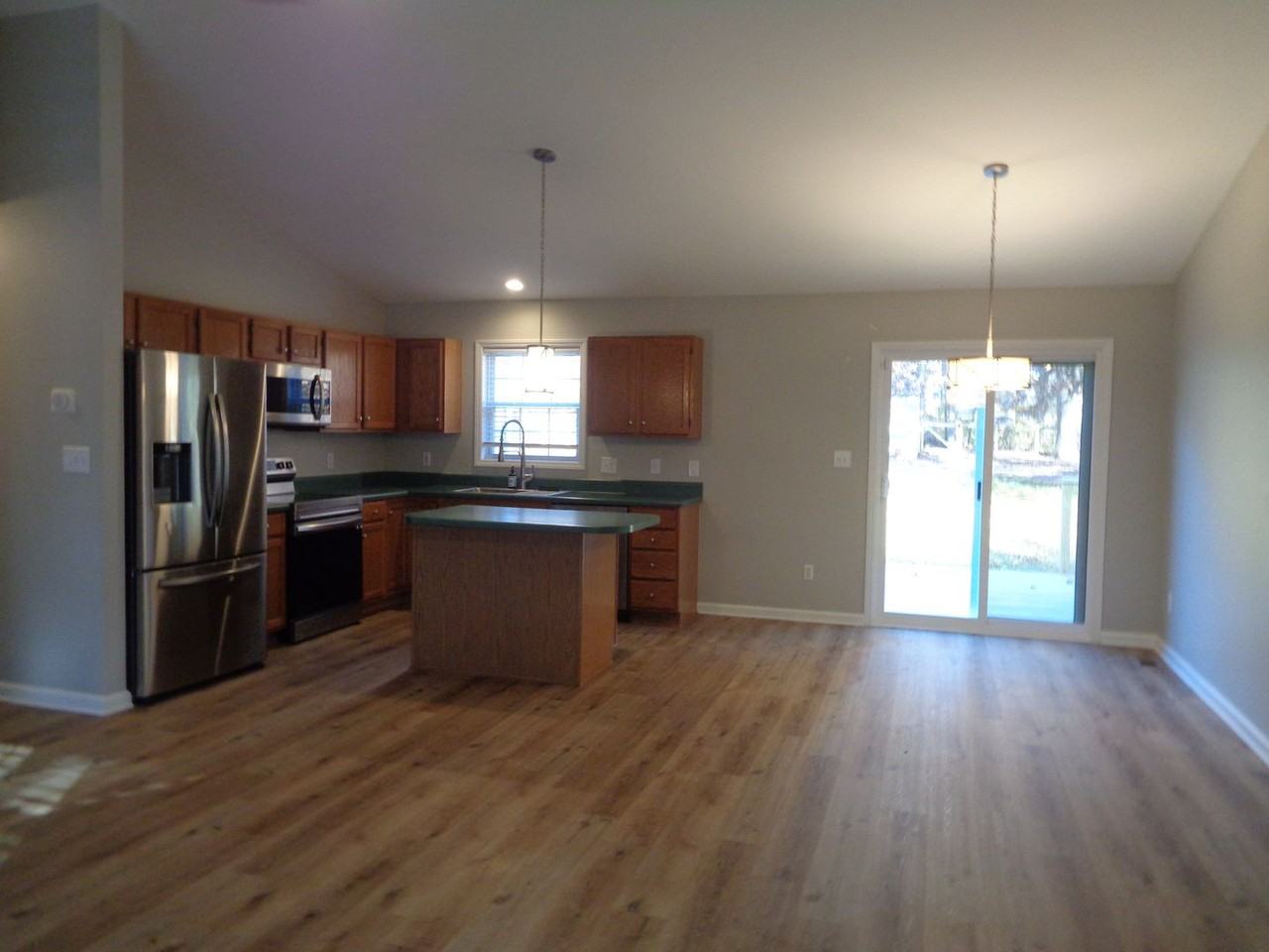 7608 Keating Dr - Photo 6 of 20