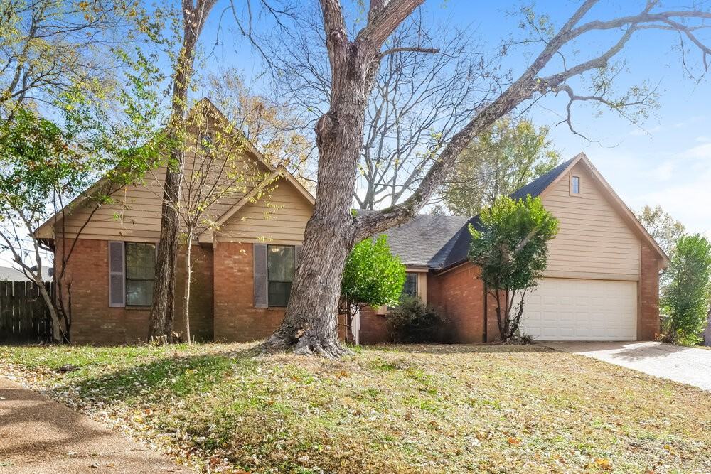 8139 Creek Way Cv - Photo 3 of 16