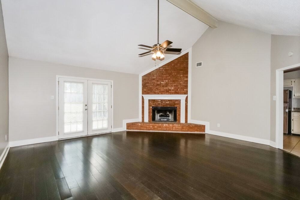 8139 Creek Way Cv - Photo 4 of 16