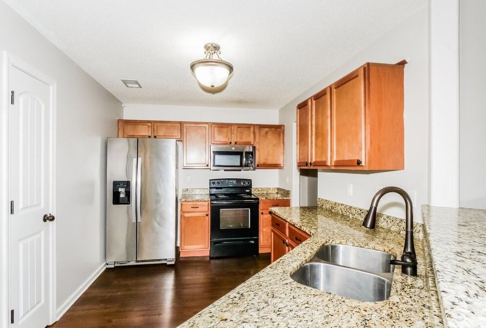 9455 Darren Circle South - Photo 7 of 16