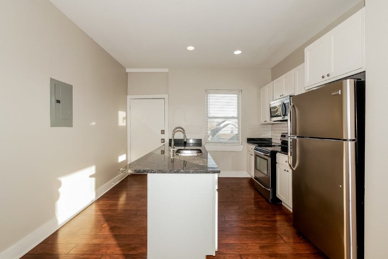 2029 North College Avenue - Photo 3 of 19