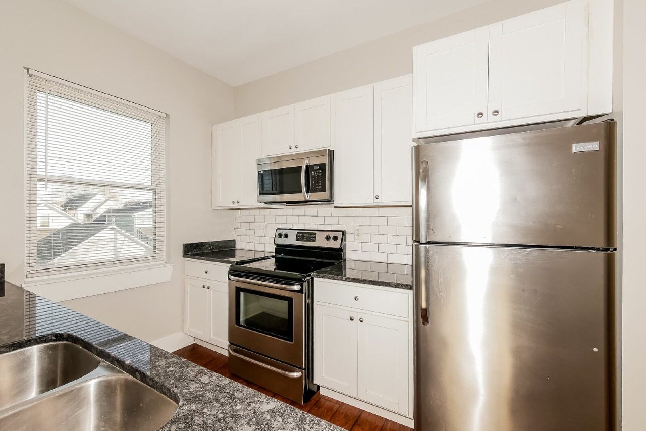 2029 North College Avenue - Photo 4 of 19