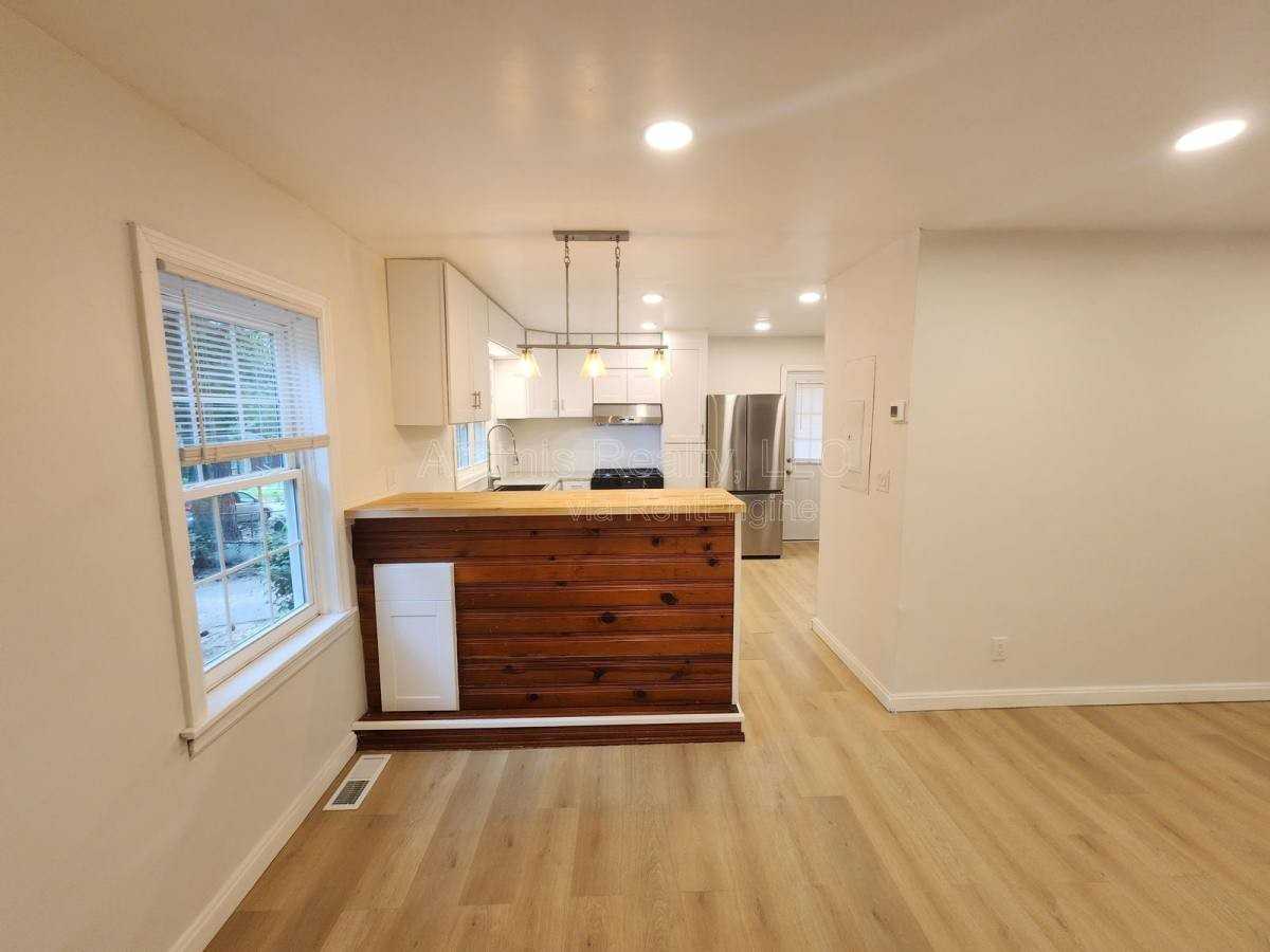 2281 Polar Rock Avenue Southwest - Photo 3 of 10