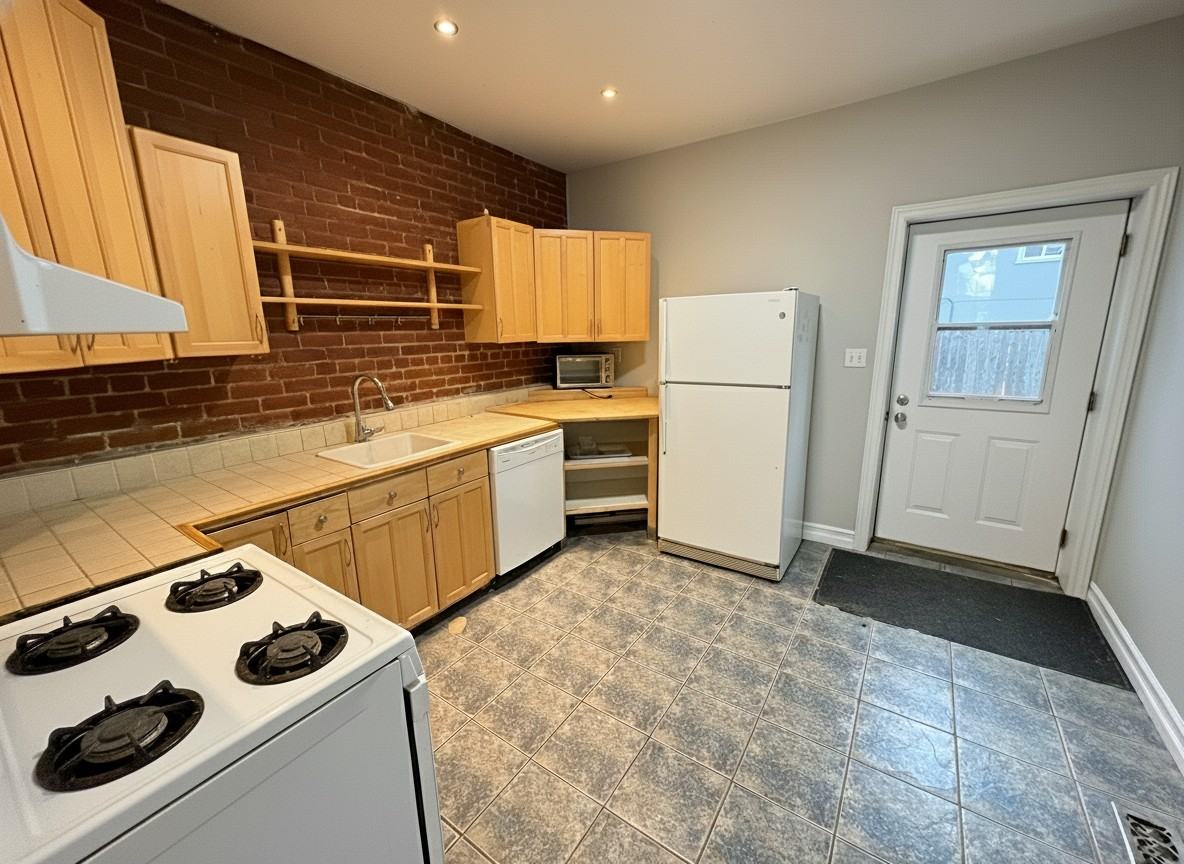 126 Park St. South  Unit 1 - Photo 3 of 13