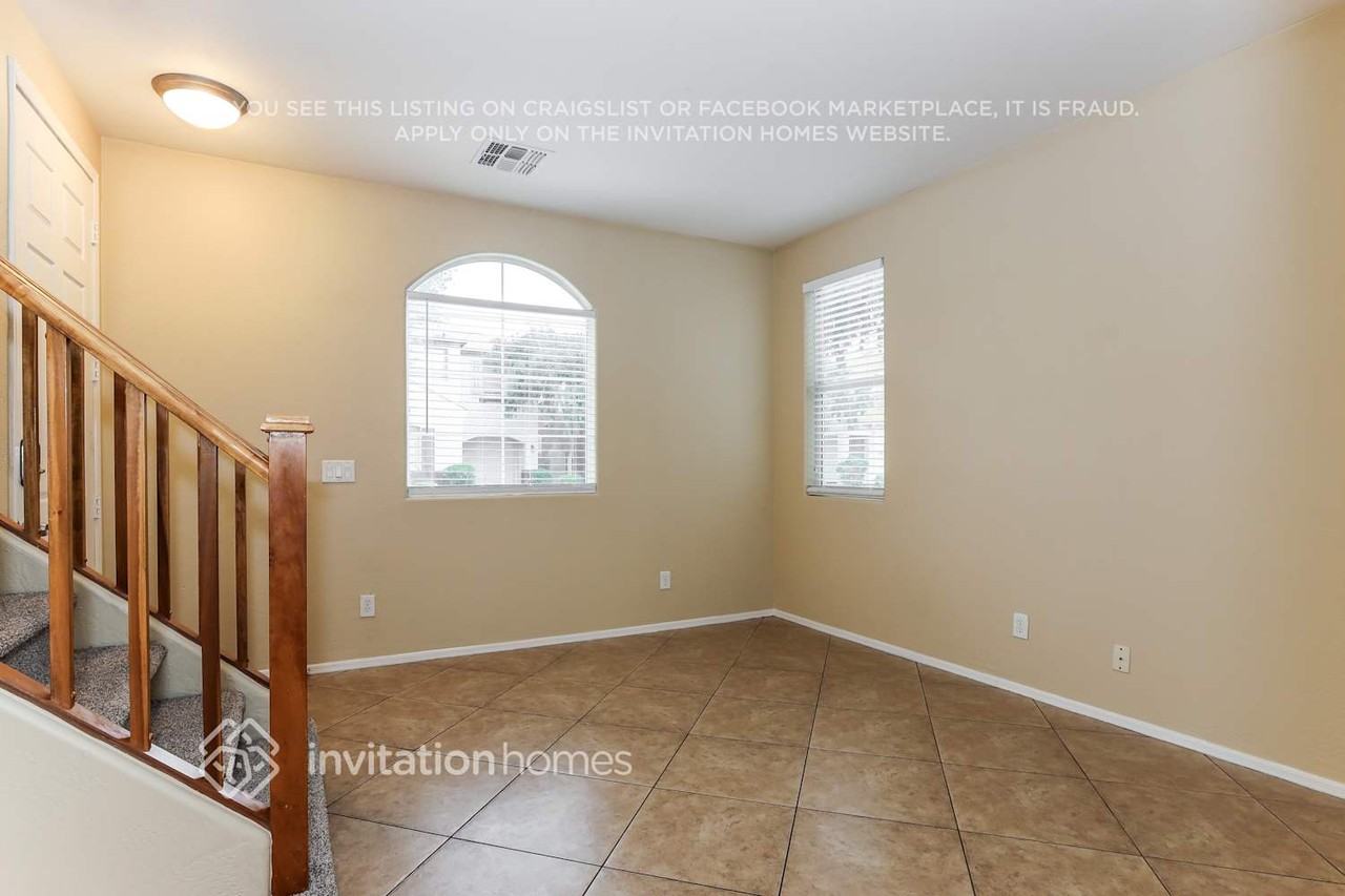 6615 W Hayes St - Photo 4 of 18