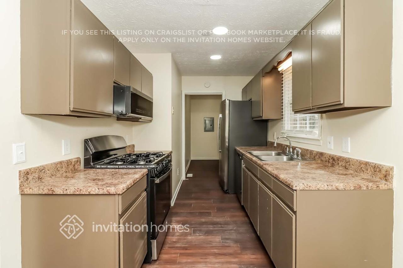 322 Dillon Dr - Photo 7 of 17