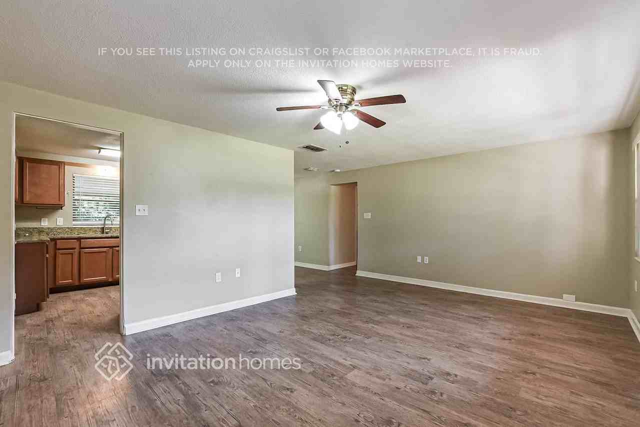 2231 Camellia Drive - Photo 4 of 17