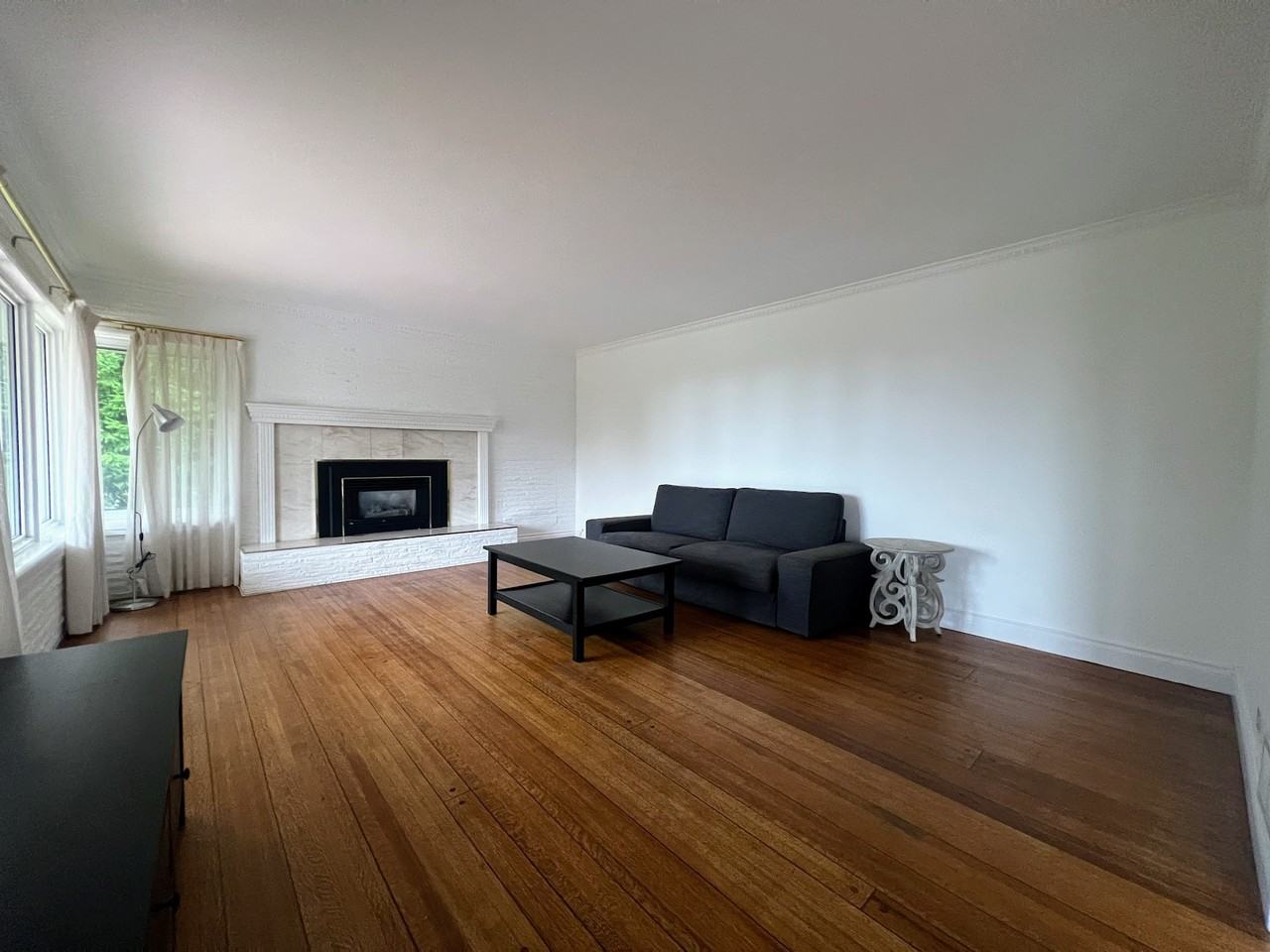 290 West Balmoral Road - Photo 2 of 4