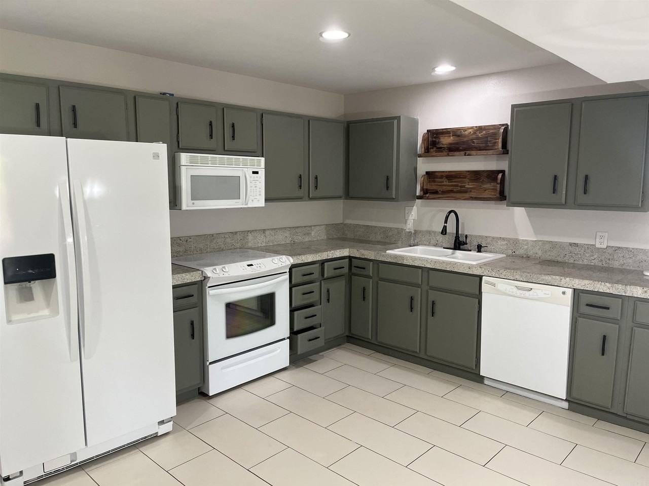 68 White Oak Ln - Photo 4 of 16