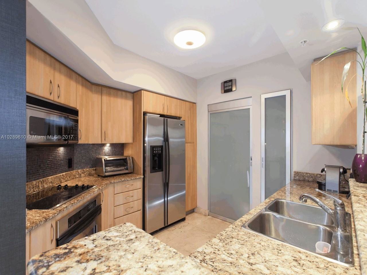 140 Meridian Ave - Photo 6 of 8