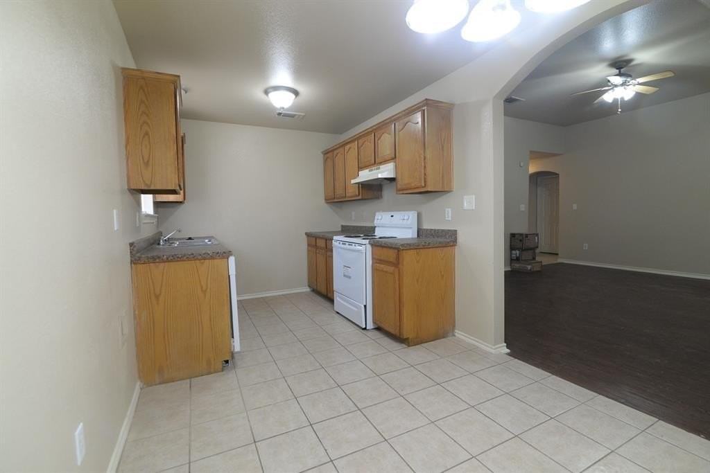 2419 Talco Dr - Photo 4 of 20