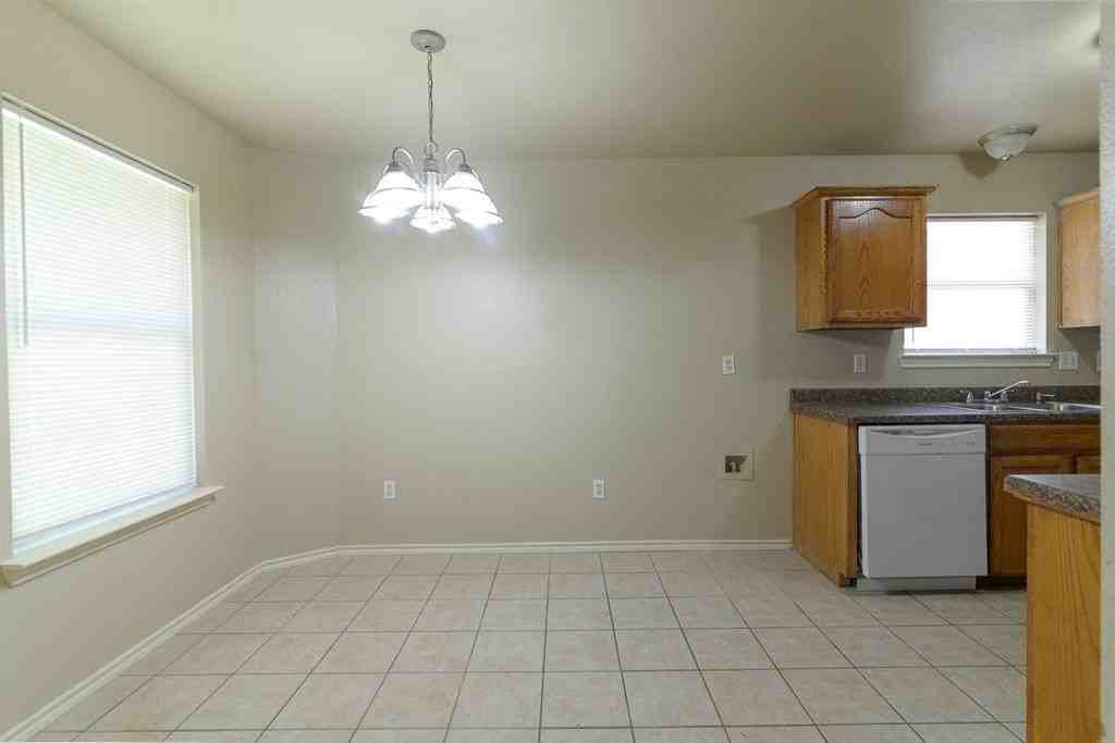 2419 Talco Dr - Photo 6 of 20