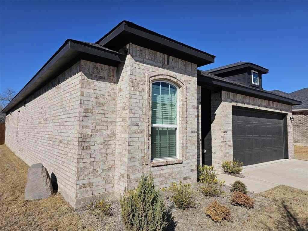 1710 Citrus Dr - Photo 2 of 23