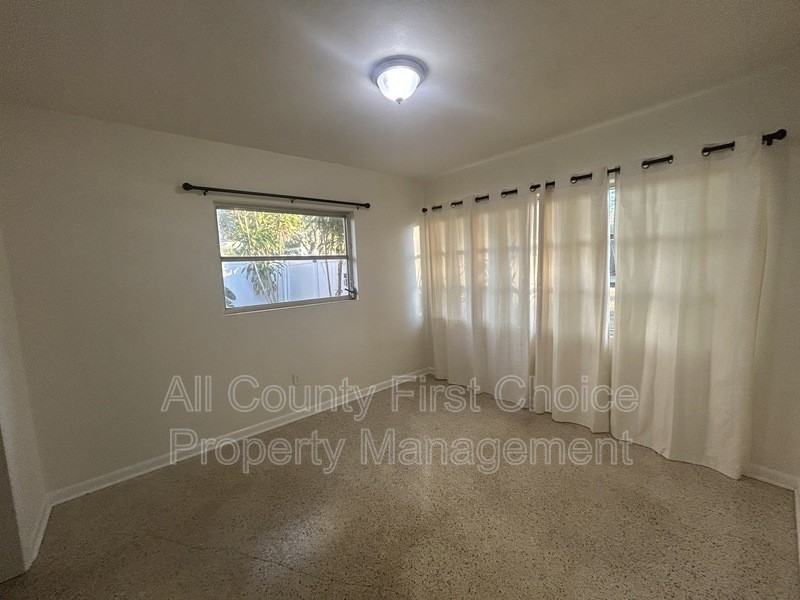 2797 Renatta Dr - Photo 4 of 13