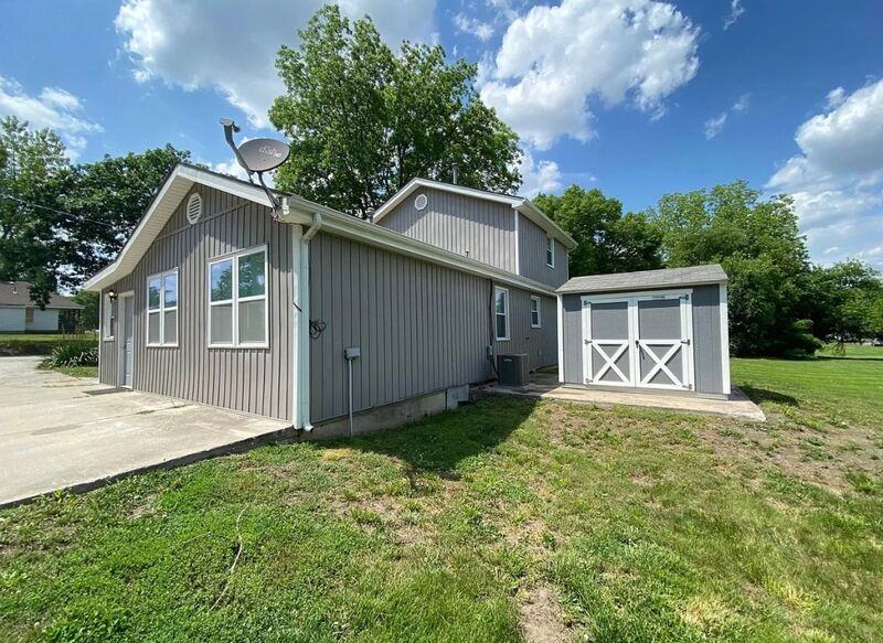 200 S 3rd St - Photo 5 of 11