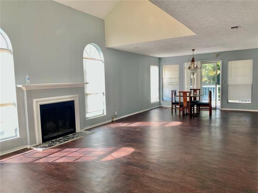 1310 Hampton Hill Ct - Photo 2 of 10