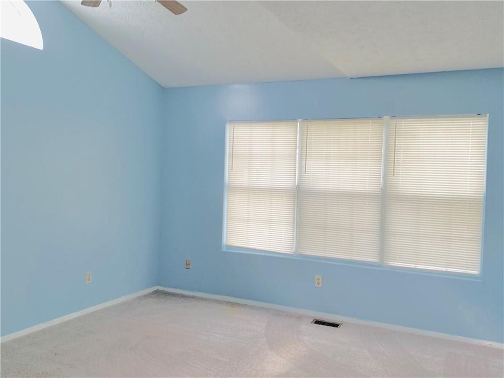 1310 Hampton Hill Ct - Photo 5 of 10