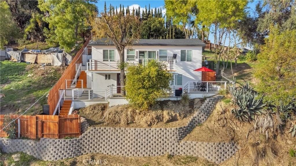 4775 4775 N Huntington Dr - Photo 3 of 50