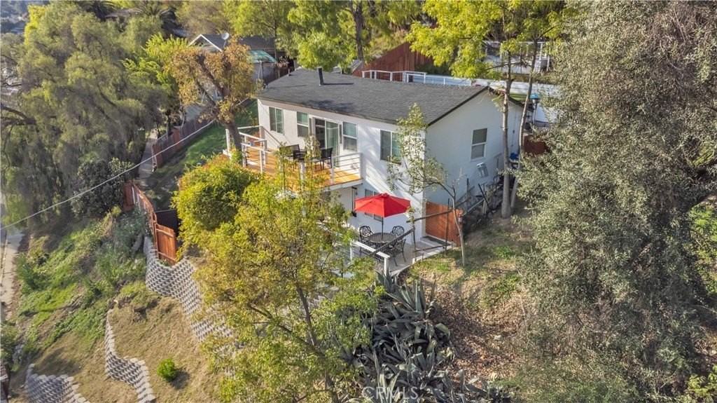 4775 4775 N Huntington Dr - Photo 4 of 50