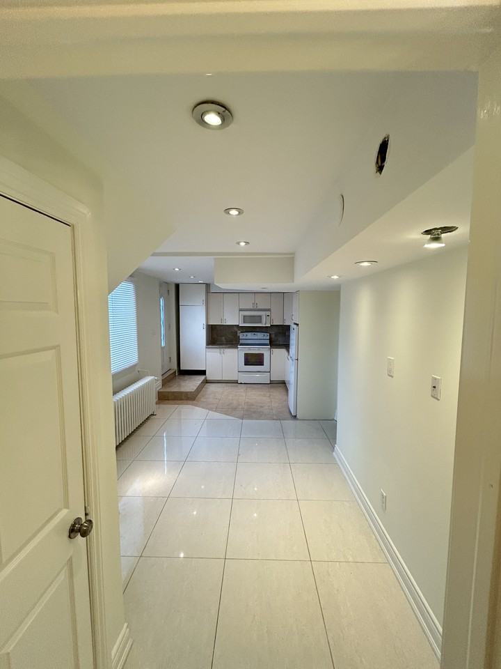 121 Cheritan Avenue #L - Photo 3 of 11