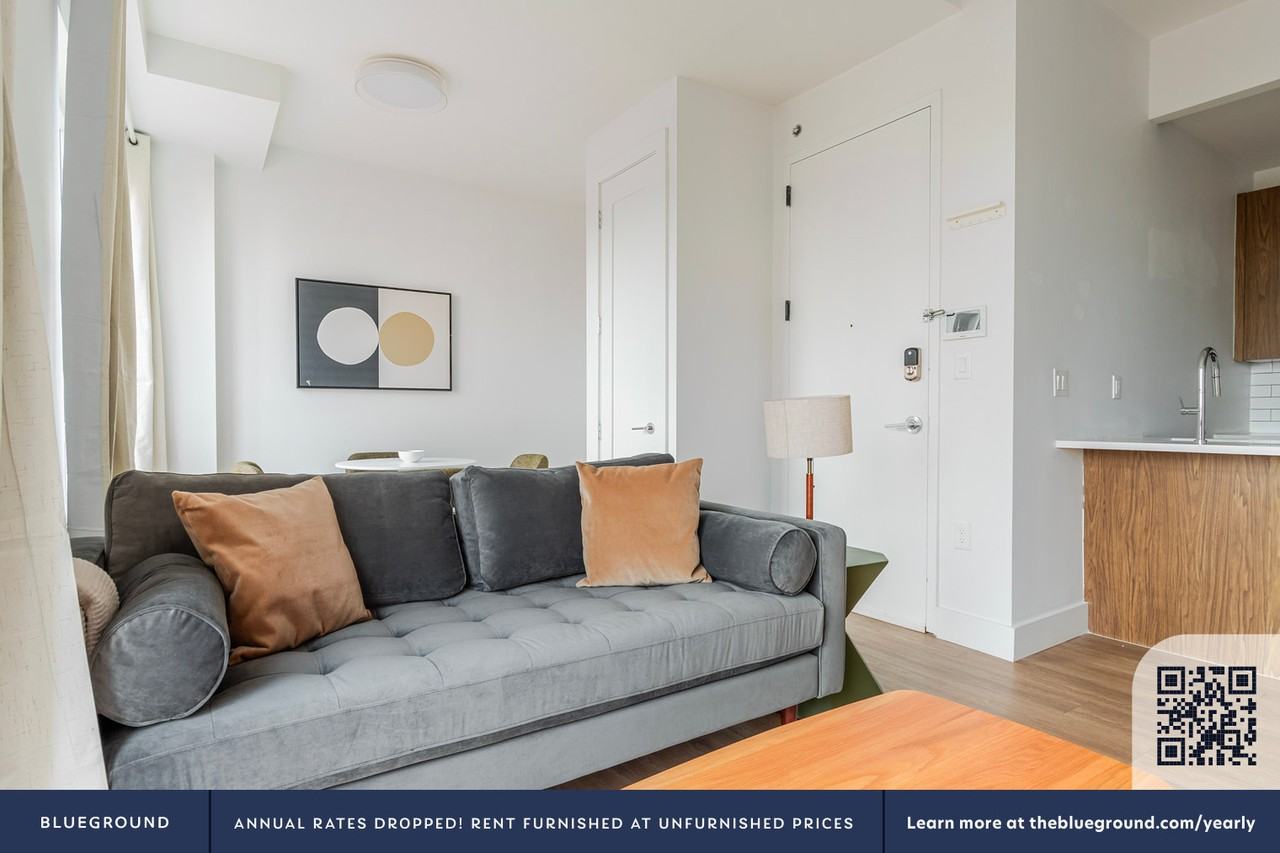 82 4th Avenue - Photo 4 of 32