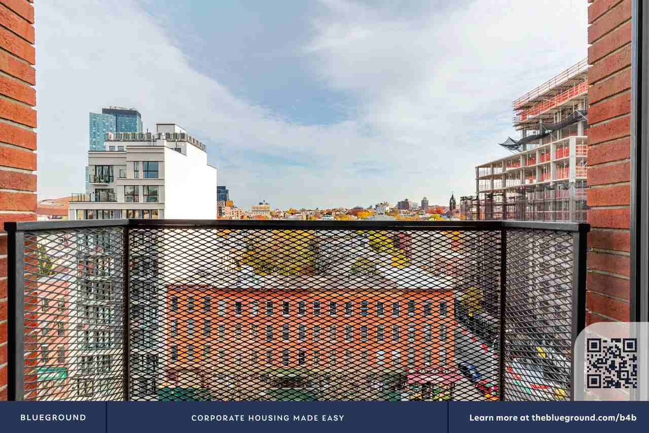 82 4th Avenue - Photo 6 of 32