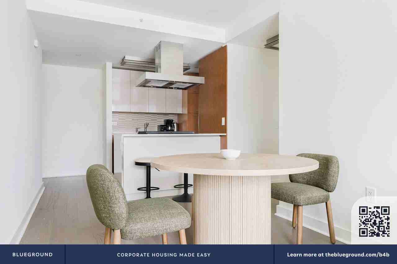 450 West 42nd Street - Photo 6 of 36