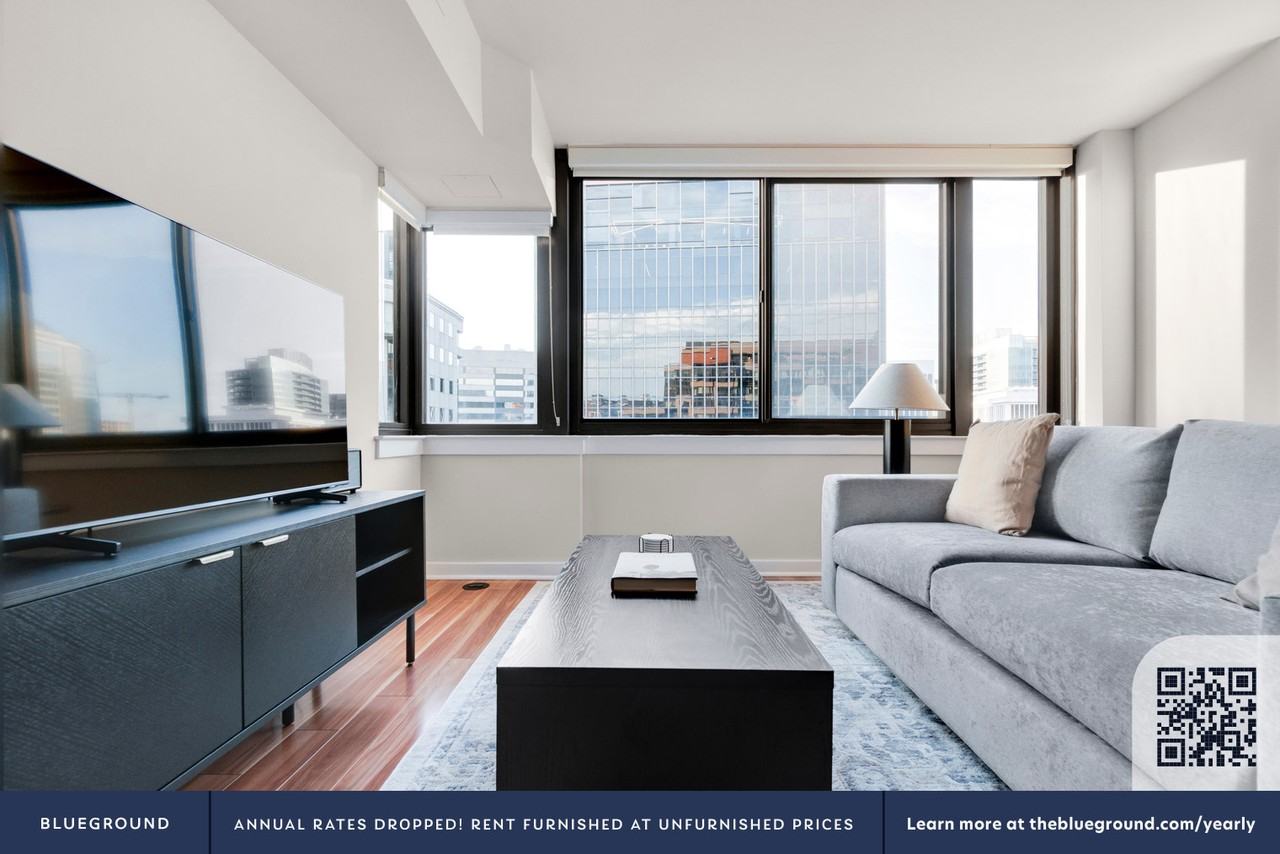 1510 Clarendon Boulevard - Photo 4 of 35