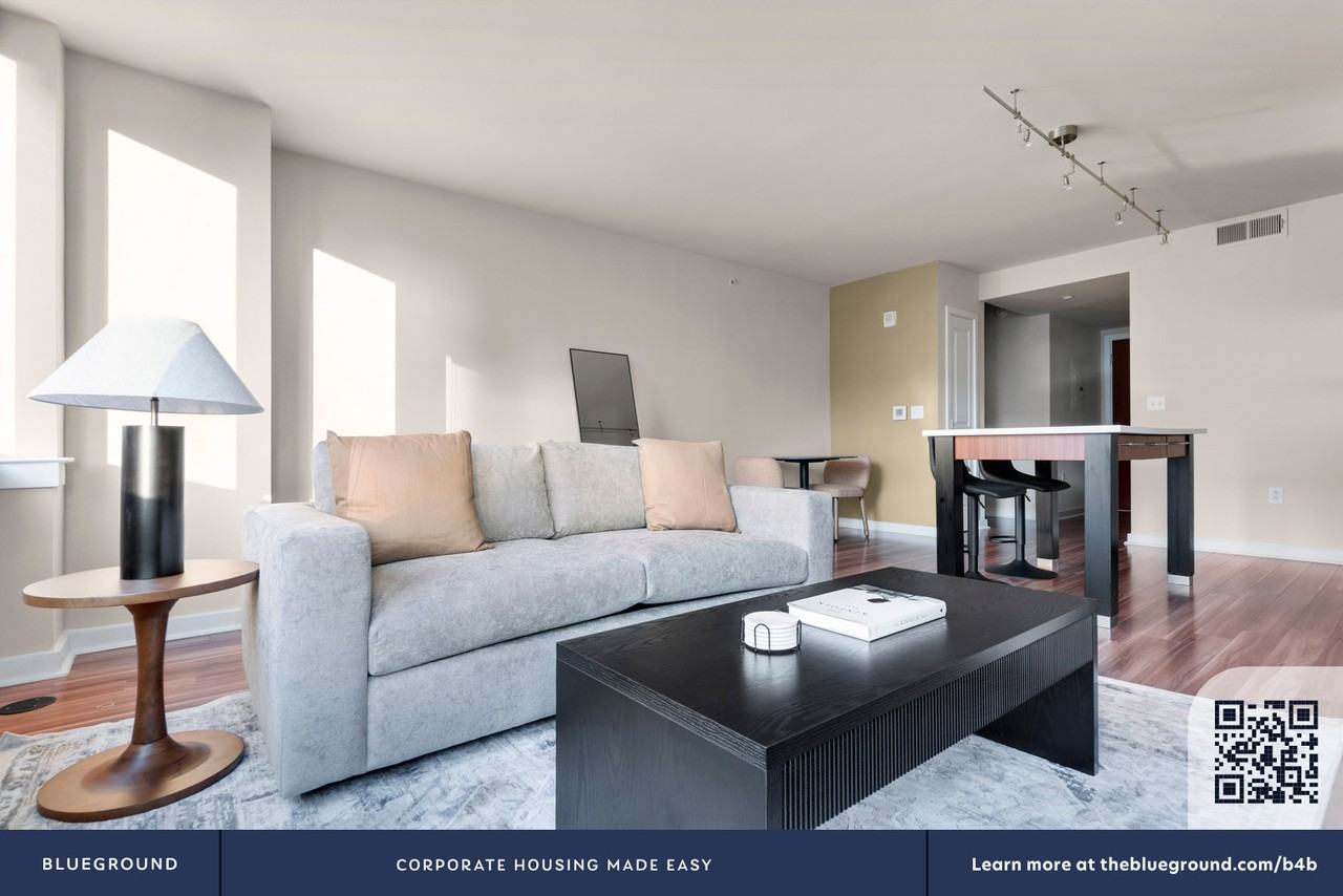 1510 Clarendon Boulevard - Photo 6 of 35