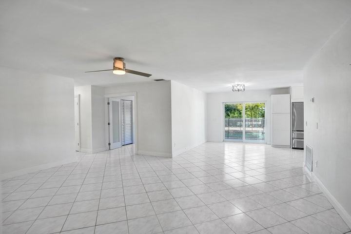 22335 Boulder Street - Photo 6 of 8