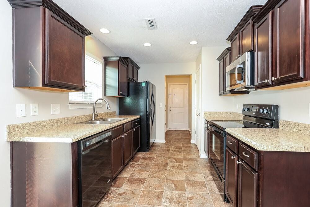 3409 Smarty Jones Ct - Photo 7 of 17