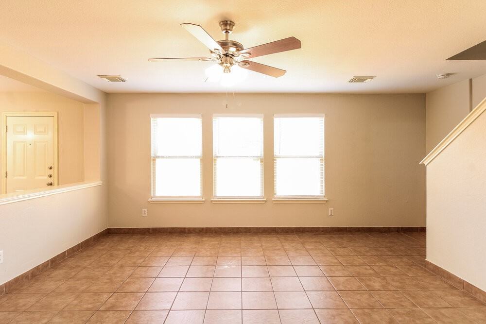 29415 Legends Hill Dr - Photo 6 of 14