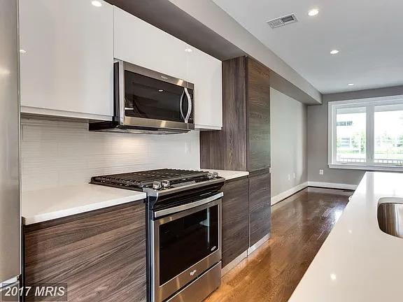 1335 Childress St Ne - Photo 4 of 20