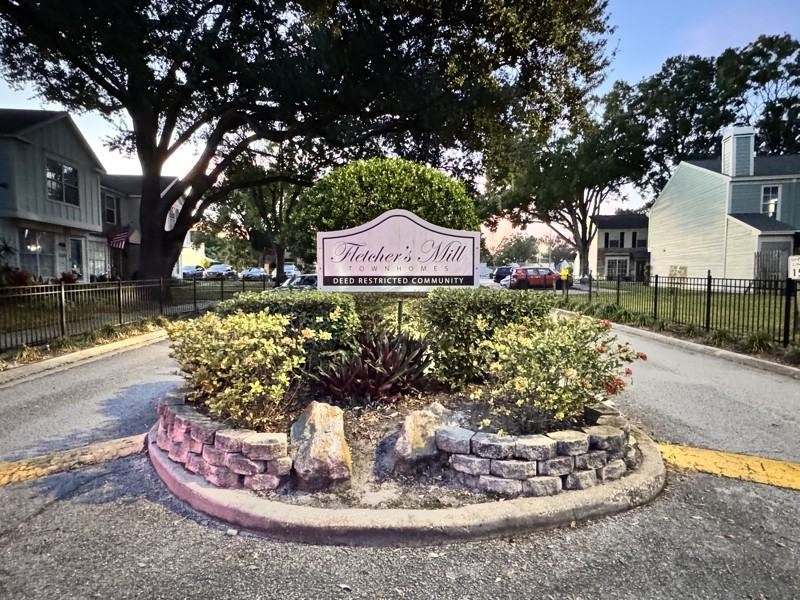 13917 Fletchers Mill Dr