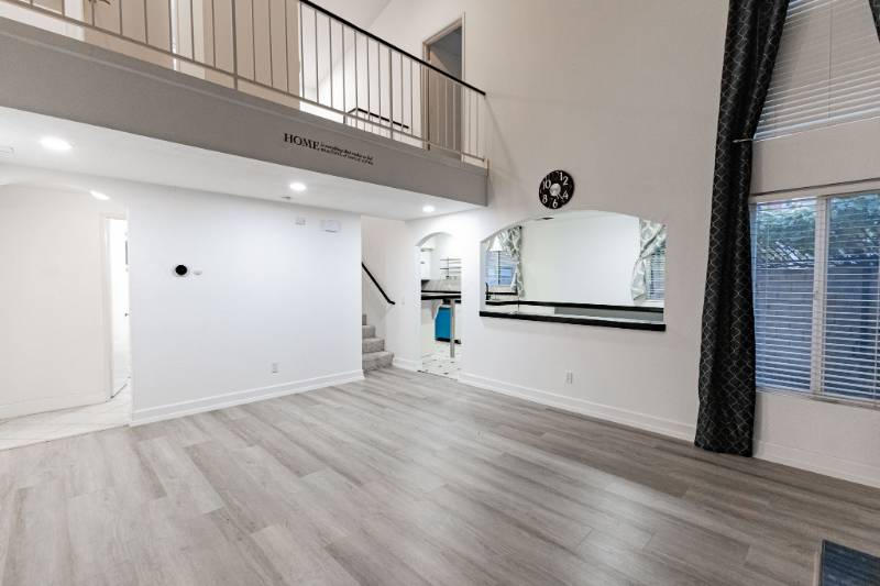 1405 Willow Tree Ln - Photo 3 of 28