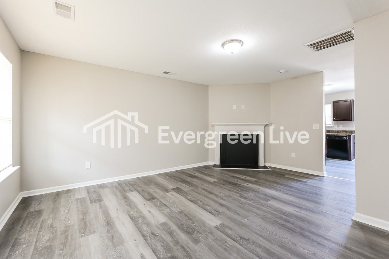 945 Slow Creek Ct - Photo 4 of 16