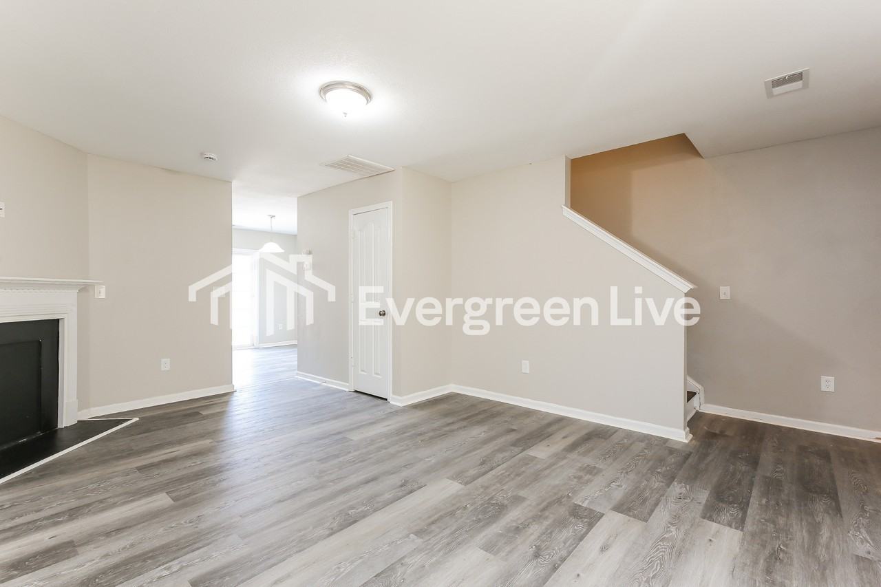 945 Slow Creek Ct - Photo 5 of 16