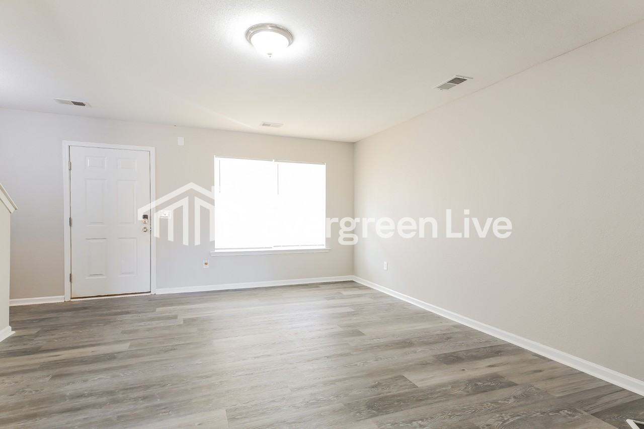 945 Slow Creek Ct - Photo 6 of 16