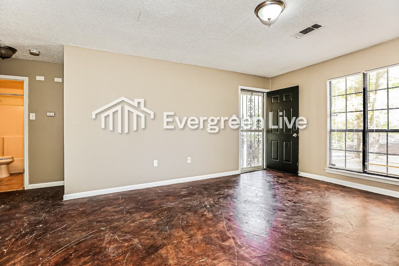 2906 Elam St - Photo 5 of 16